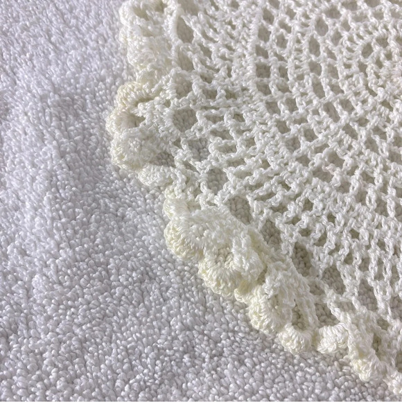 Vintage Handmade Pink & Cream Crochet Lace Round Doilies X2 - Picture 6 of 10